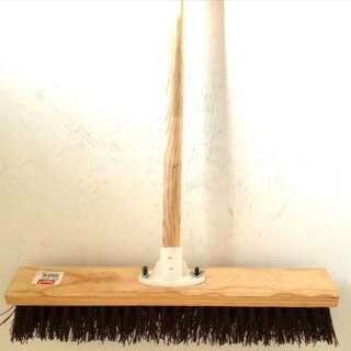 BROOM P/FORM STIFF PVC  450MM C/W HNDL RIGGER