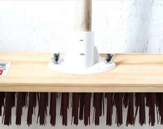 BROOM GUTTER 300MM PVC BRKTC/W  W/HNDL BMPL-1079